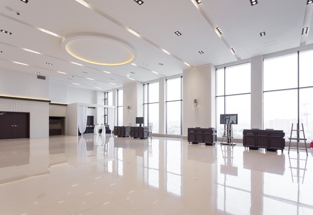 Charis Hotel Inczhon Zewnętrze zdjęcie