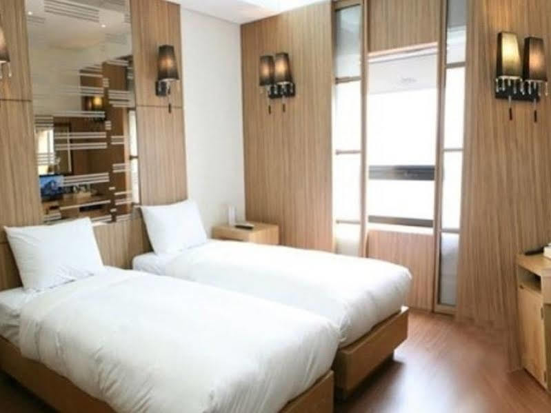 Charis Hotel Inczhon Zewnętrze zdjęcie